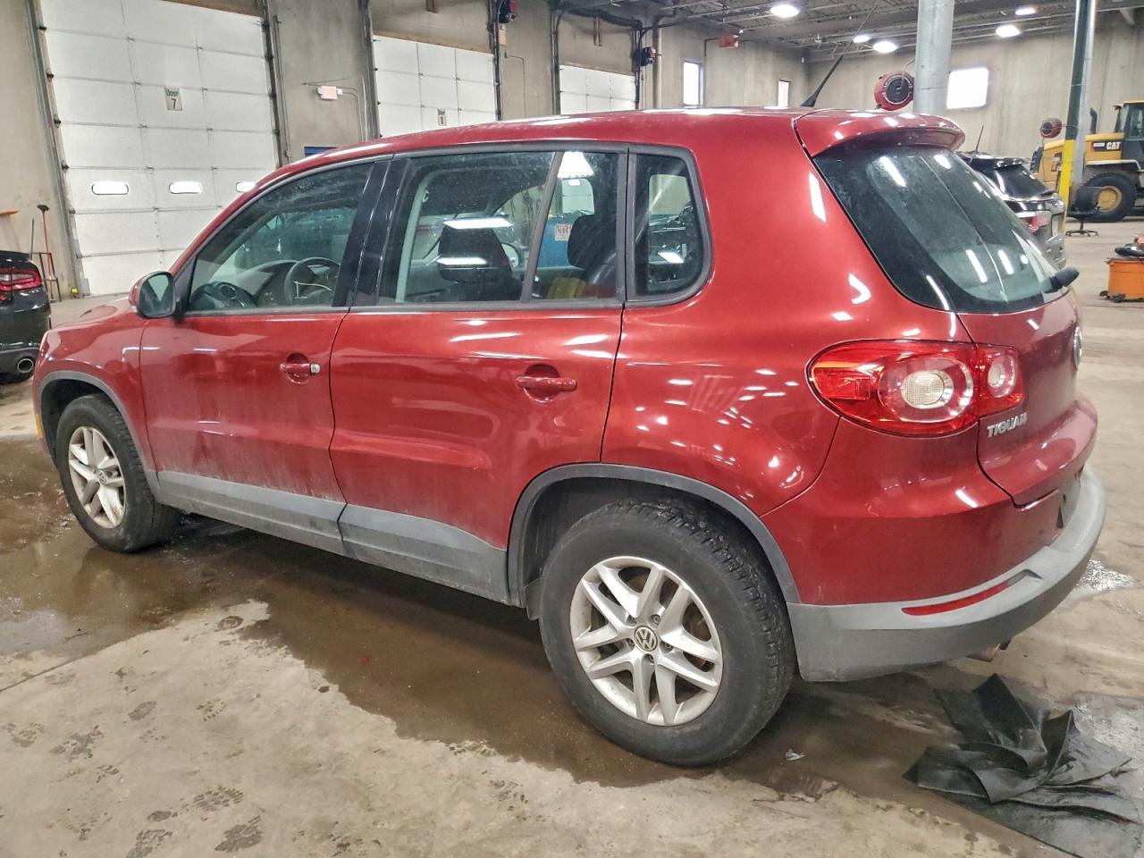 2011 VOLKSWAGEN TIGUAN S photo 4