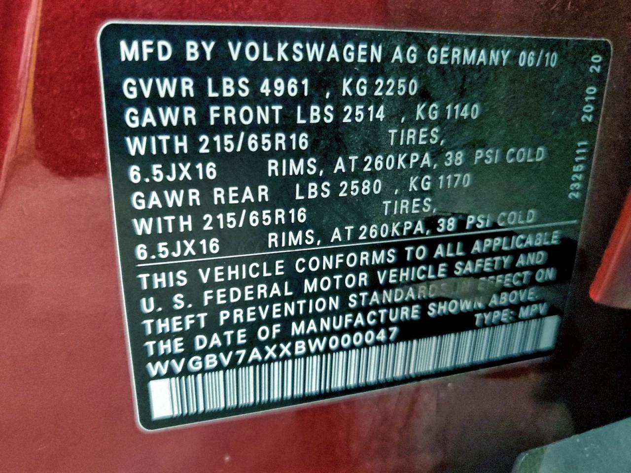 2011 VOLKSWAGEN TIGUAN S photo 37