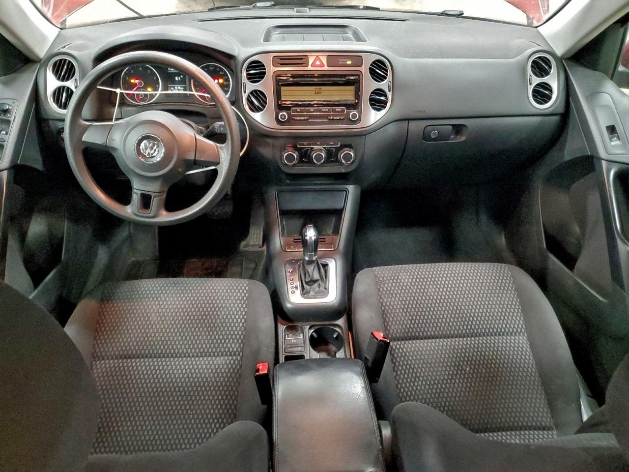 2011 VOLKSWAGEN TIGUAN S photo 22