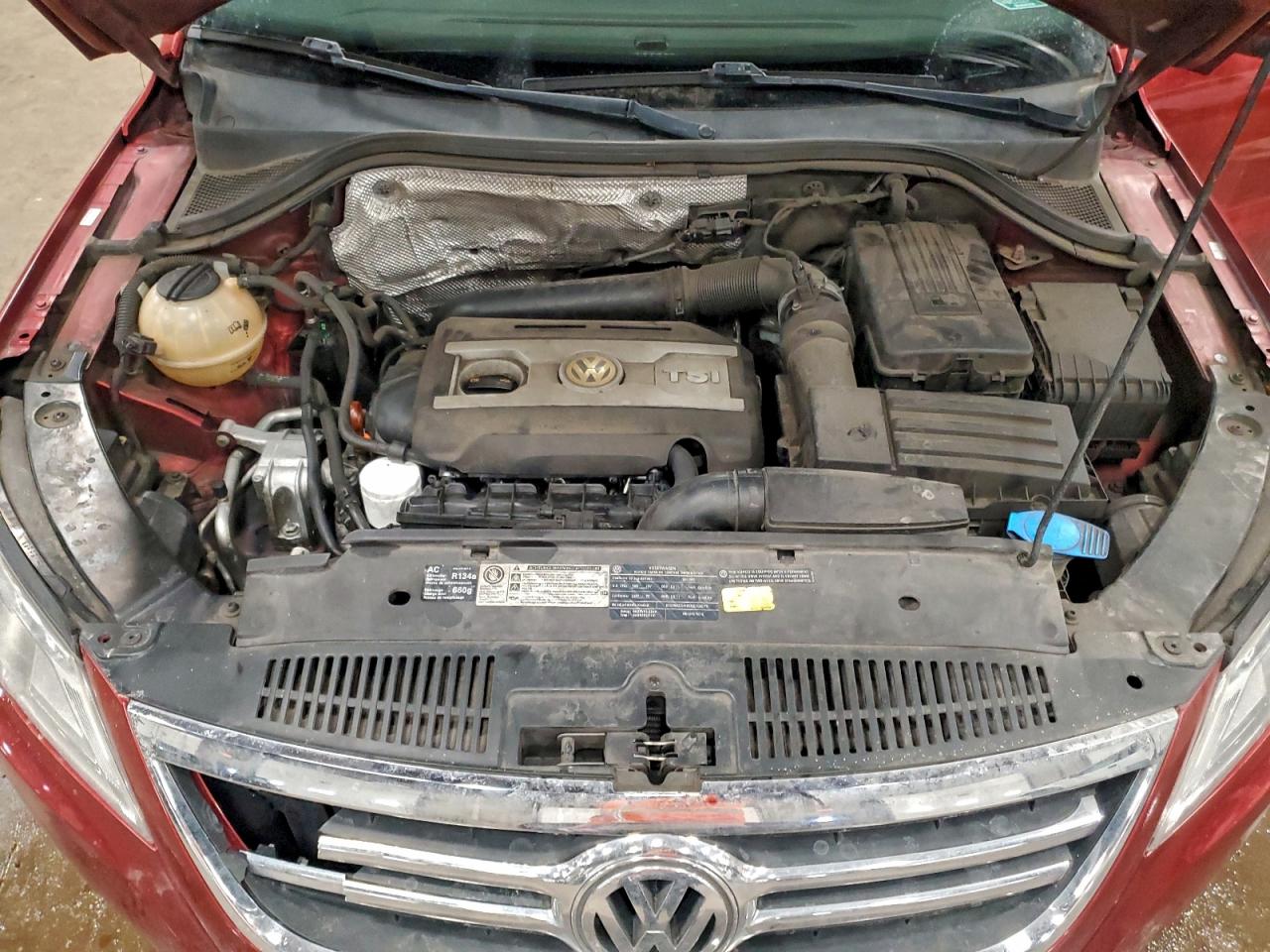 2011 VOLKSWAGEN TIGUAN S photo 34