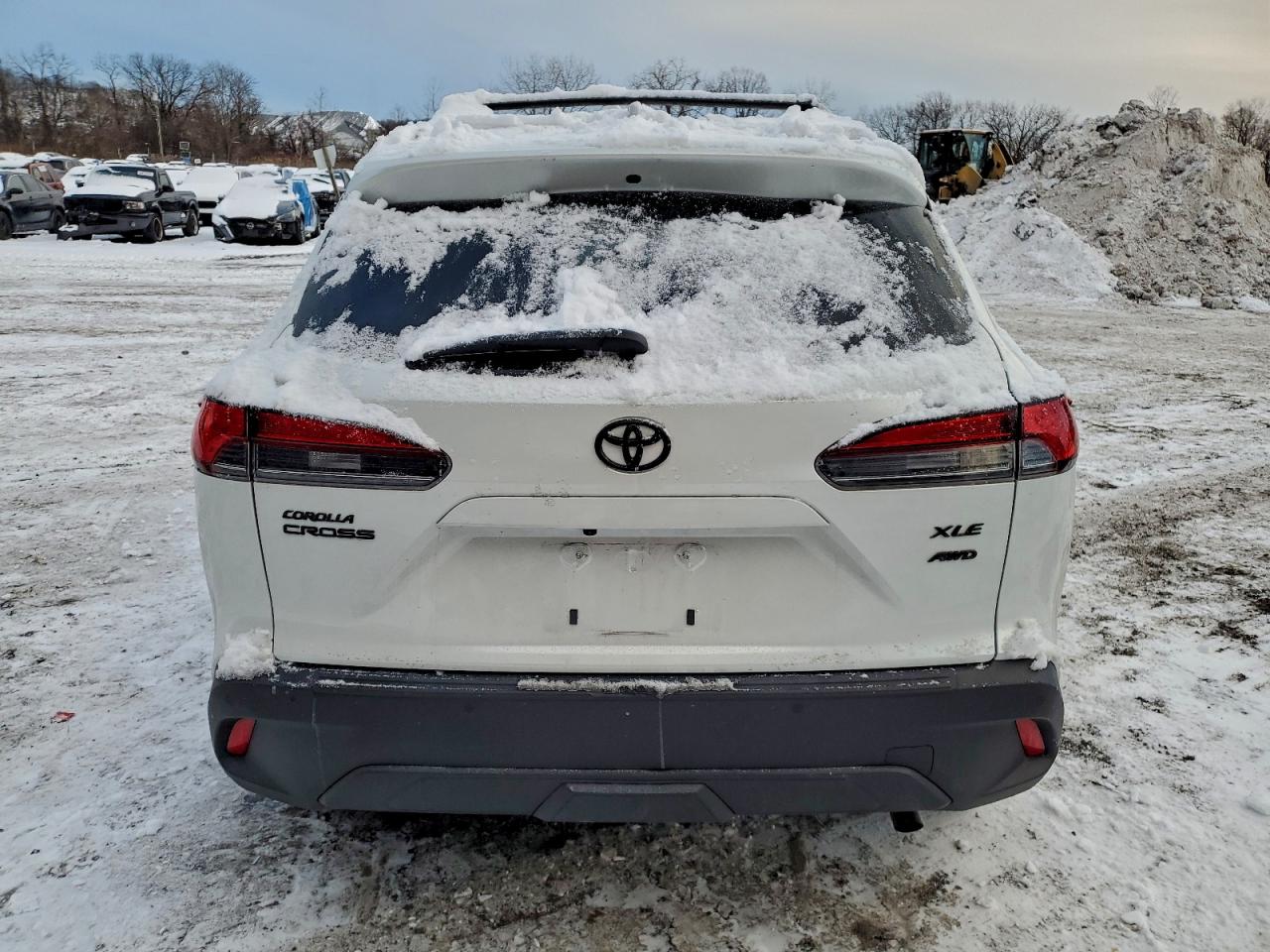 2022 TOYOTA COROLLA CROSS XLE photo 16