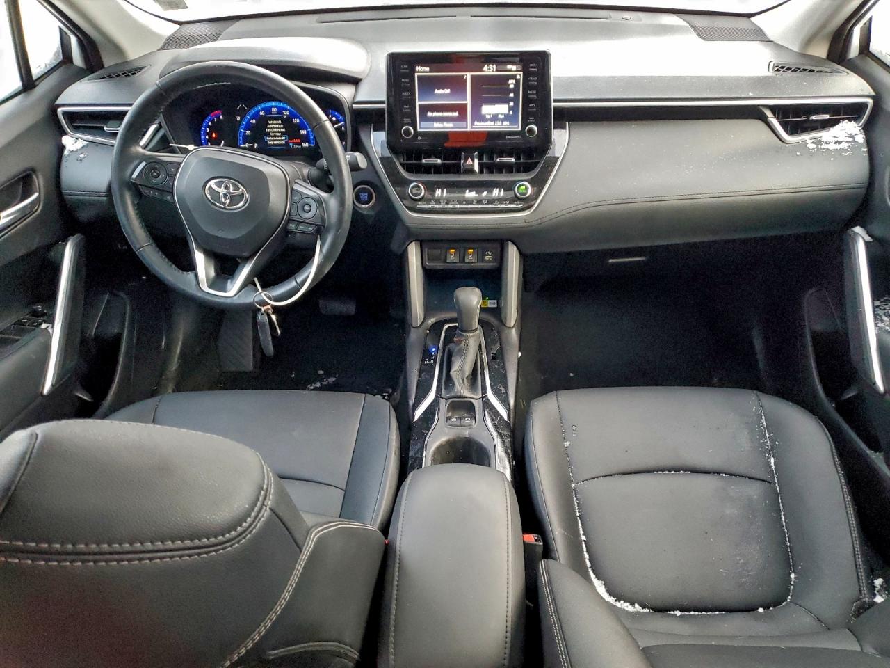 2022 TOYOTA COROLLA CROSS XLE photo 22