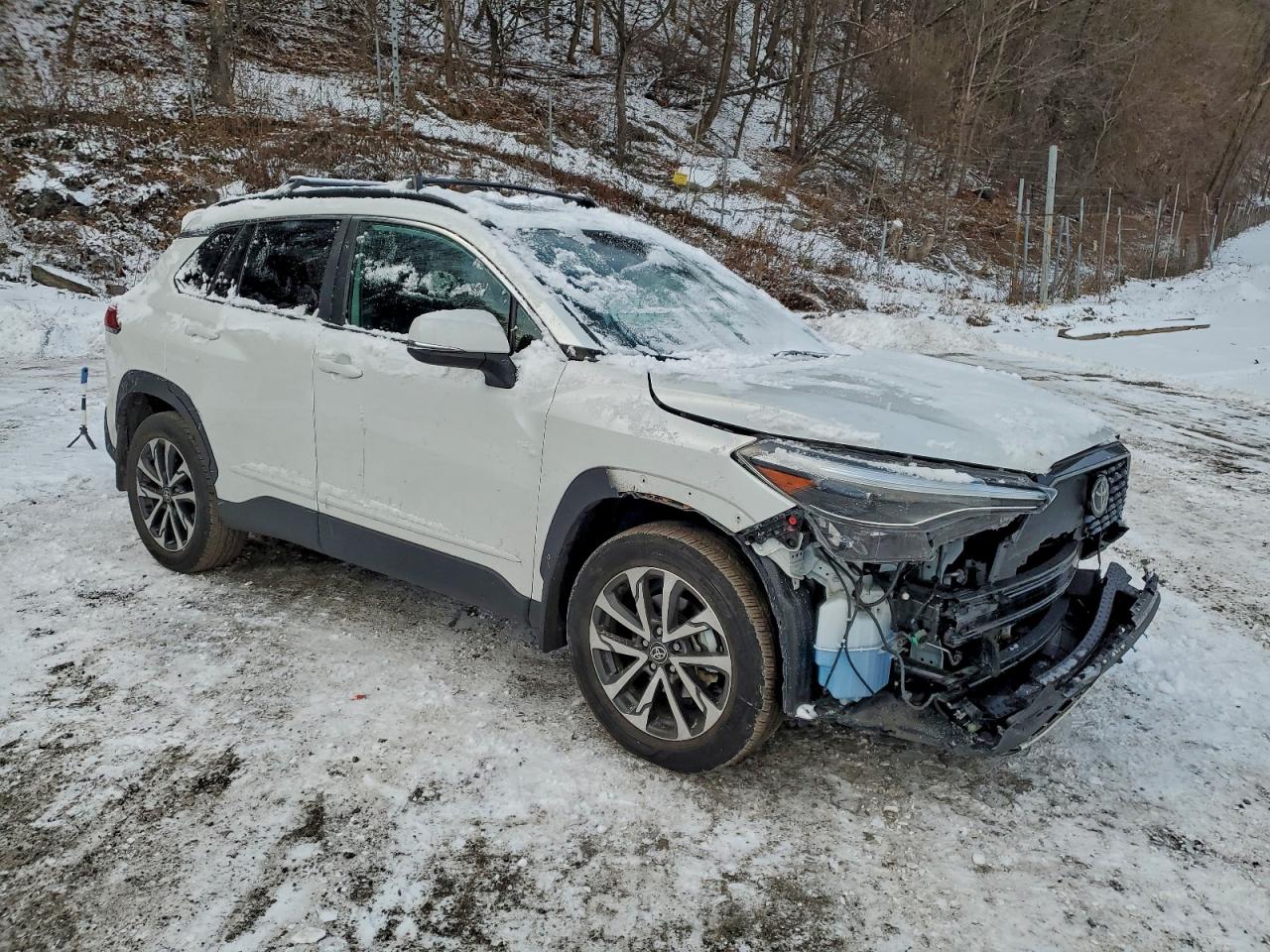 2022 TOYOTA COROLLA CROSS XLE photo 10