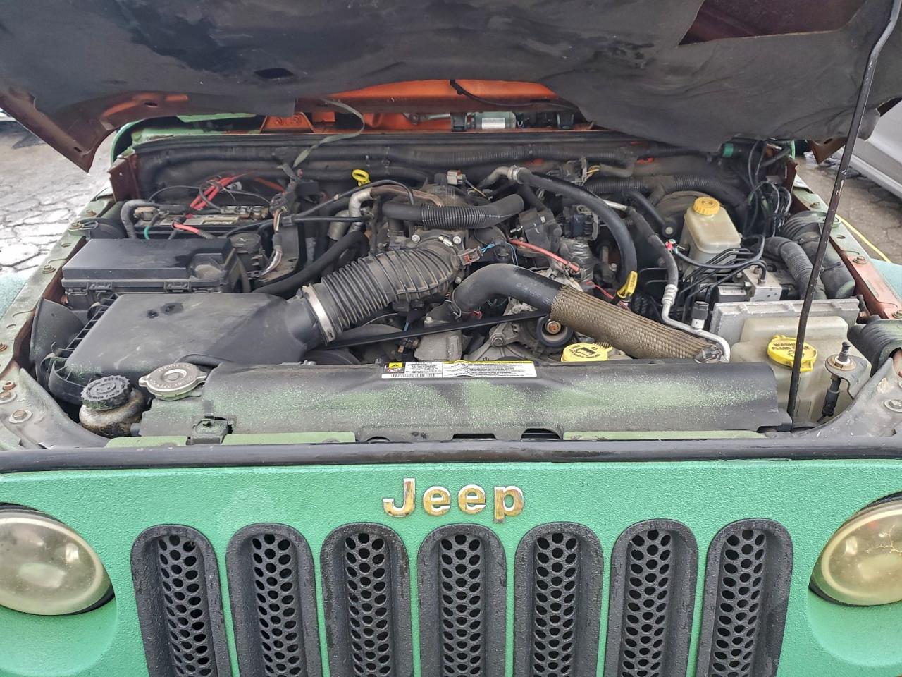 2010 JEEP WRANGLER UNLIMITED SAHARA photo 11