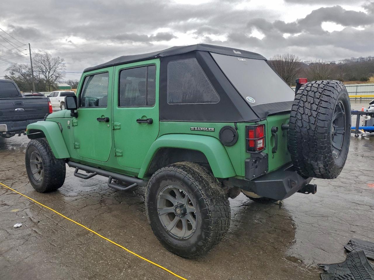 2010 JEEP WRANGLER UNLIMITED SAHARA photo 2