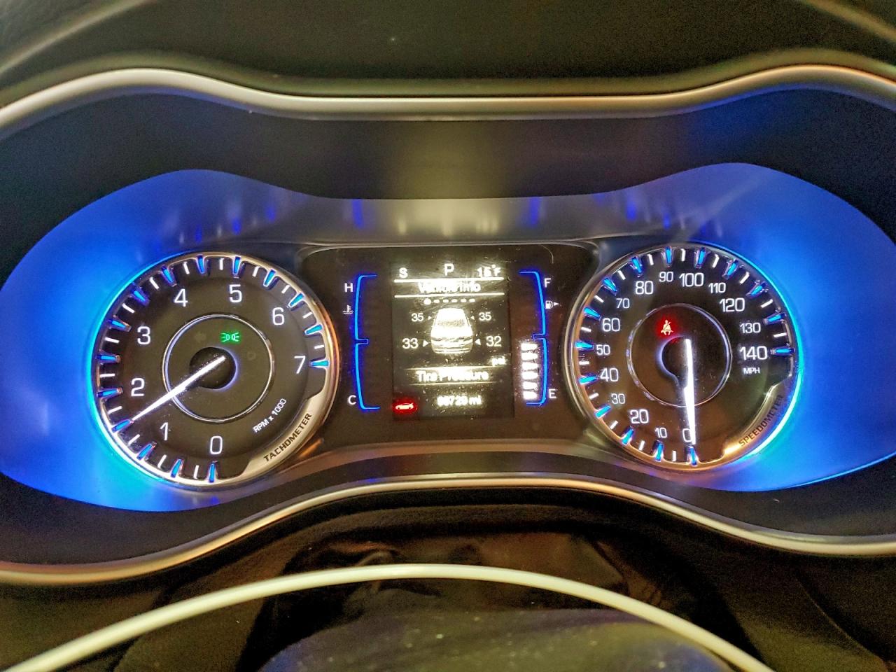 2015 CHRYSLER 200 LIMITED photo 9