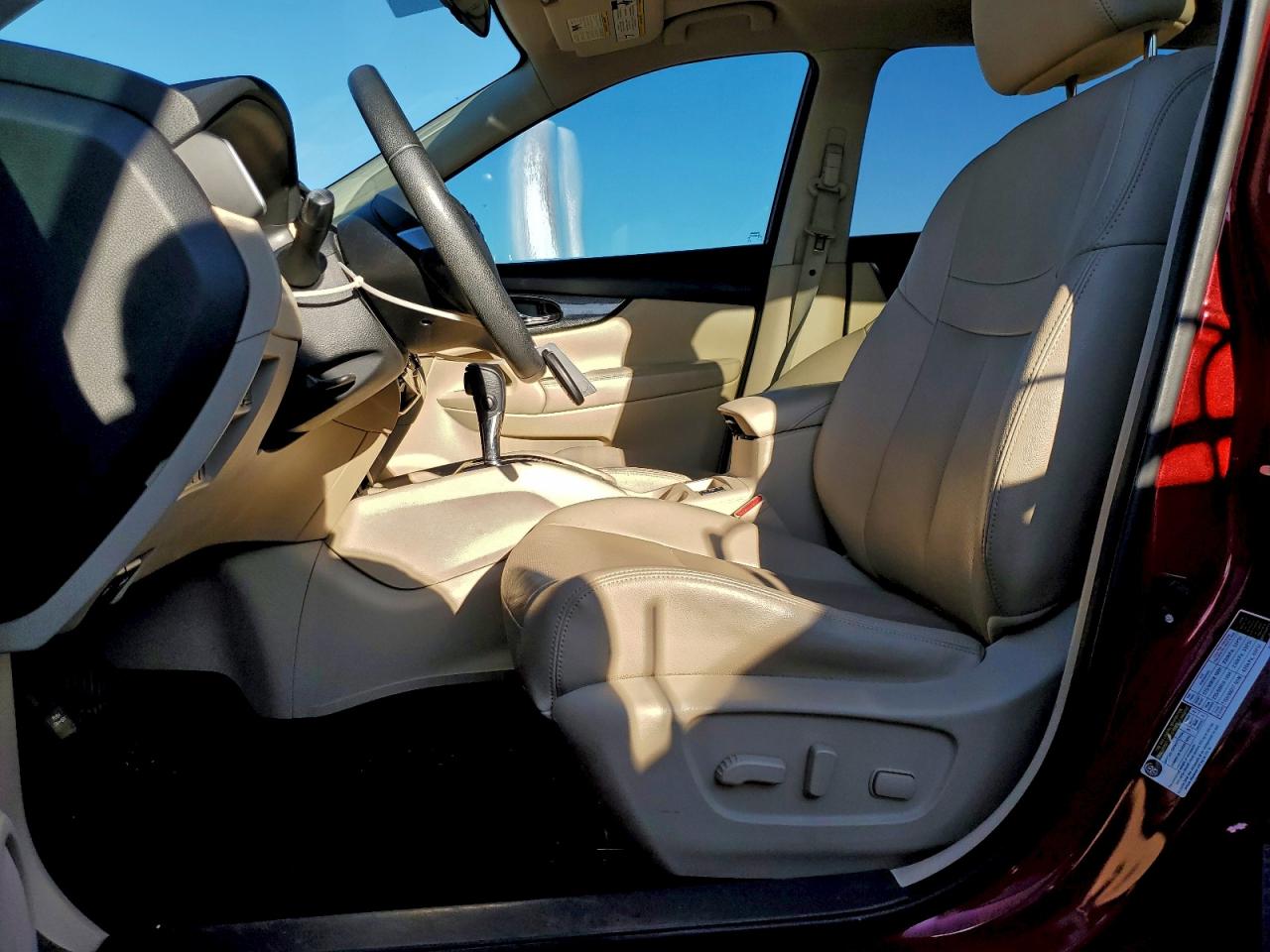 2016 NISSAN ROGUE S photo 13