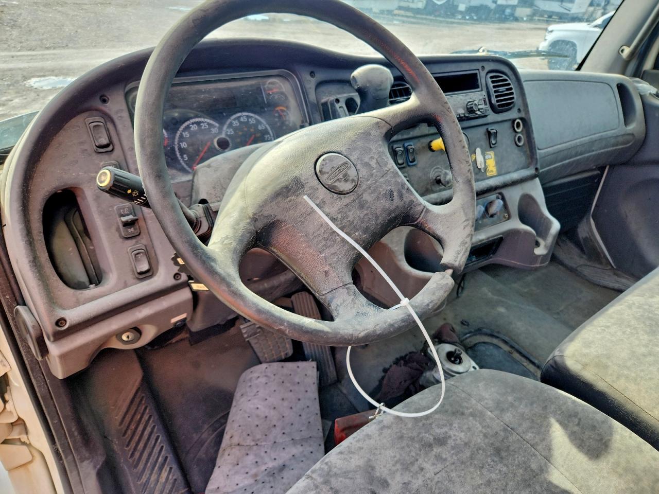 2020 FREIGHTLINER M2 106 MEDIUM DUTY photo 8