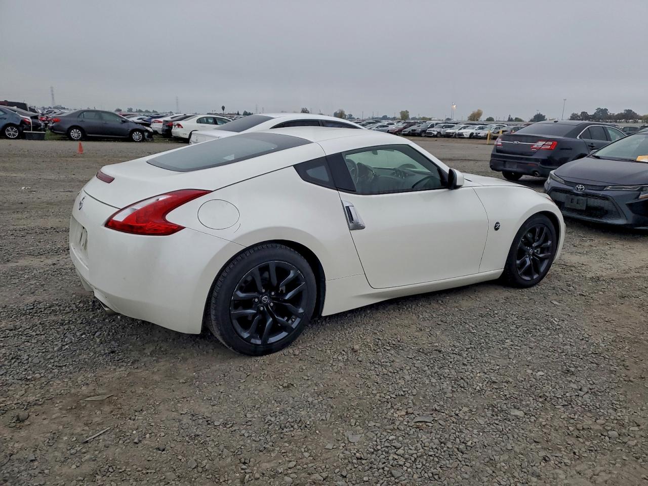 2017 NISSAN 370Z BASE photo 3