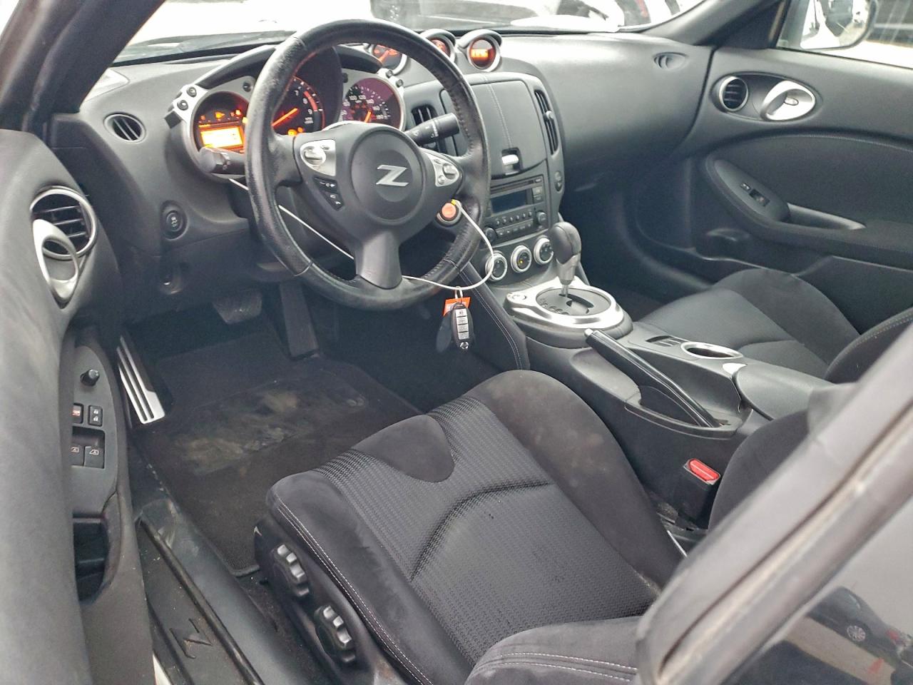 2017 NISSAN 370Z BASE photo 8