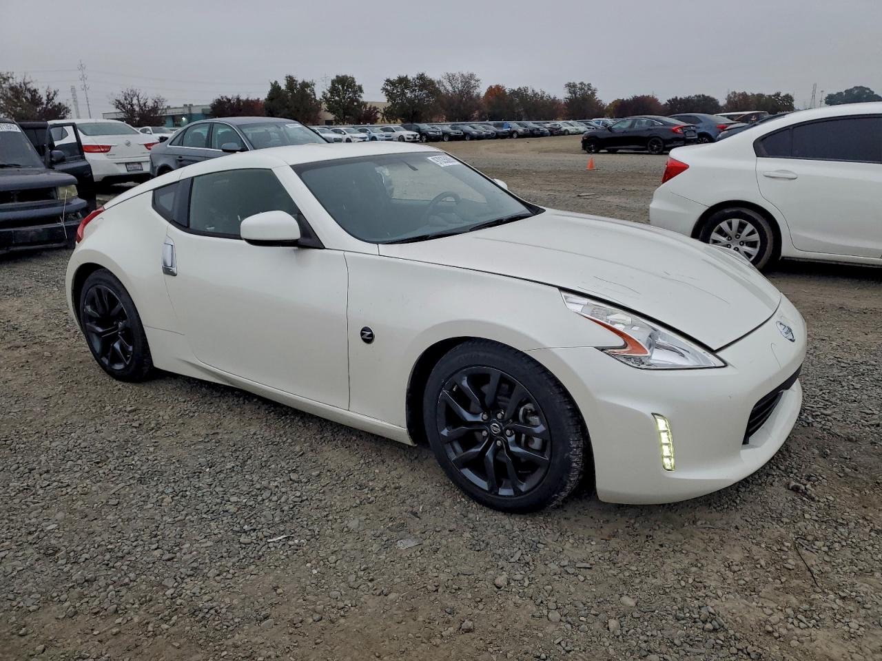 2017 NISSAN 370Z BASE photo 4