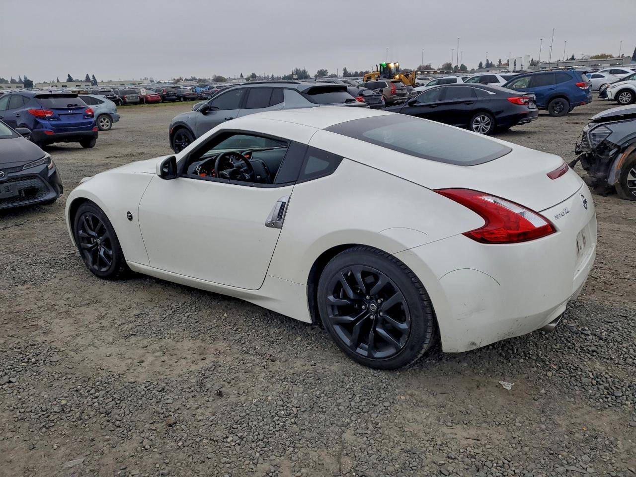 2017 NISSAN 370Z BASE photo 2