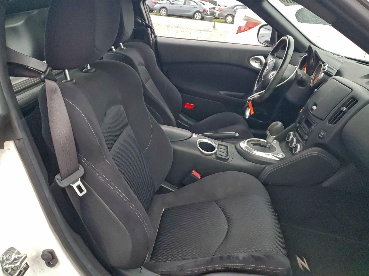 2017 NISSAN 370Z BASE photo 10