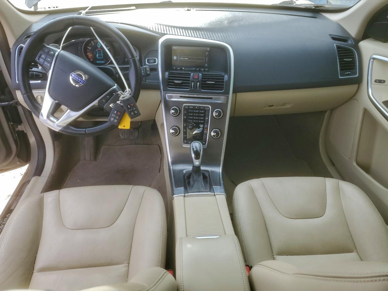 2015 VOLVO XC60 T6 PREMIER+ photo 8
