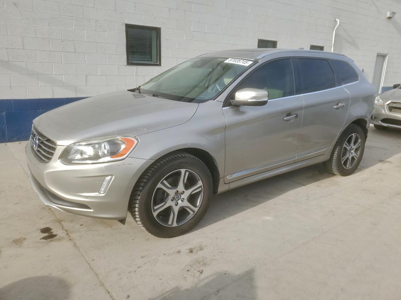 2015 VOLVO XC60