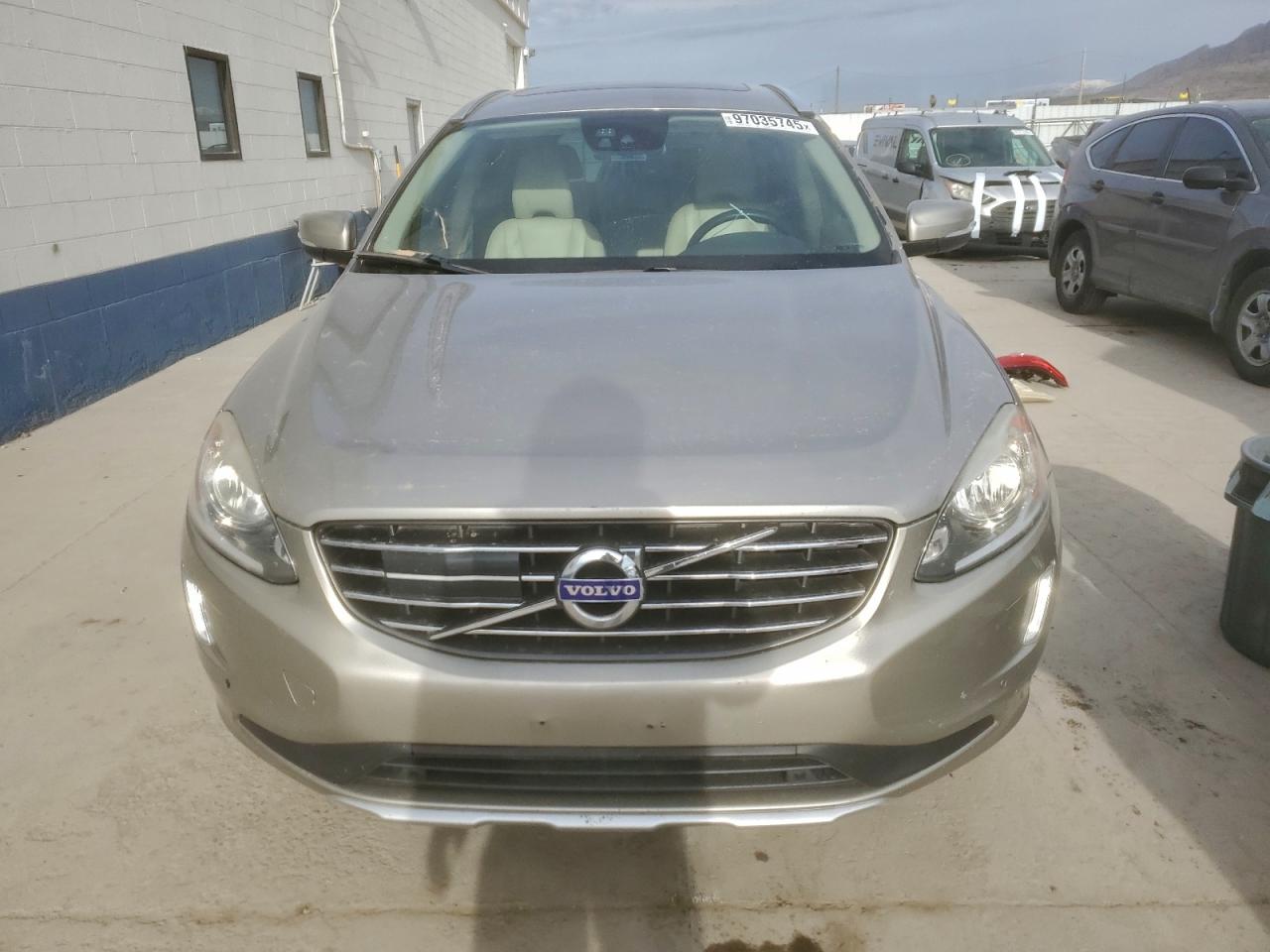 2015 VOLVO XC60 T6 PREMIER+ photo 5
