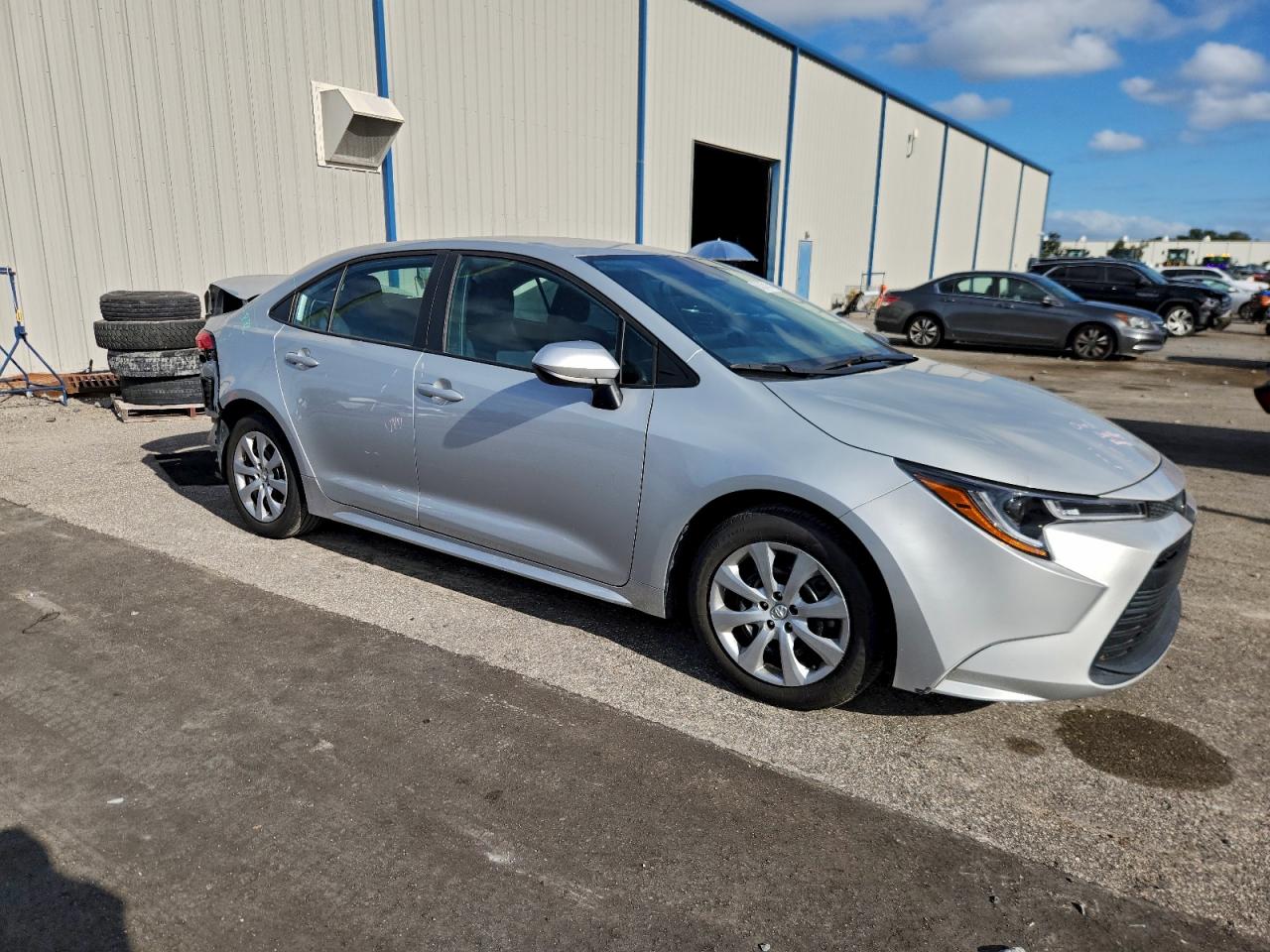 2023 TOYOTA COROLLA LE photo 4