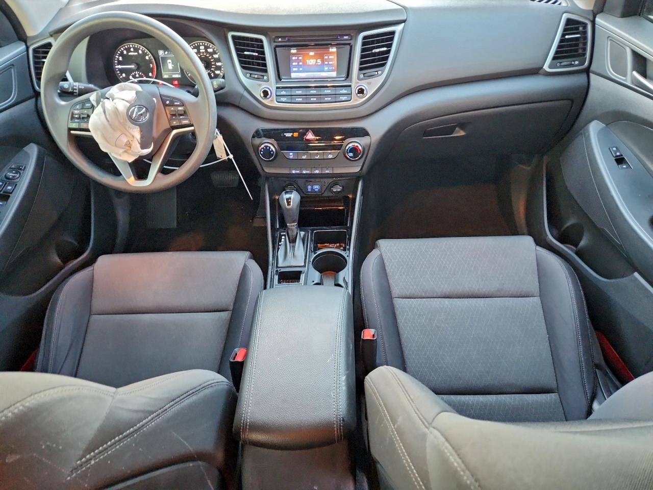2018 HYUNDAI TUCSON SE photo 8