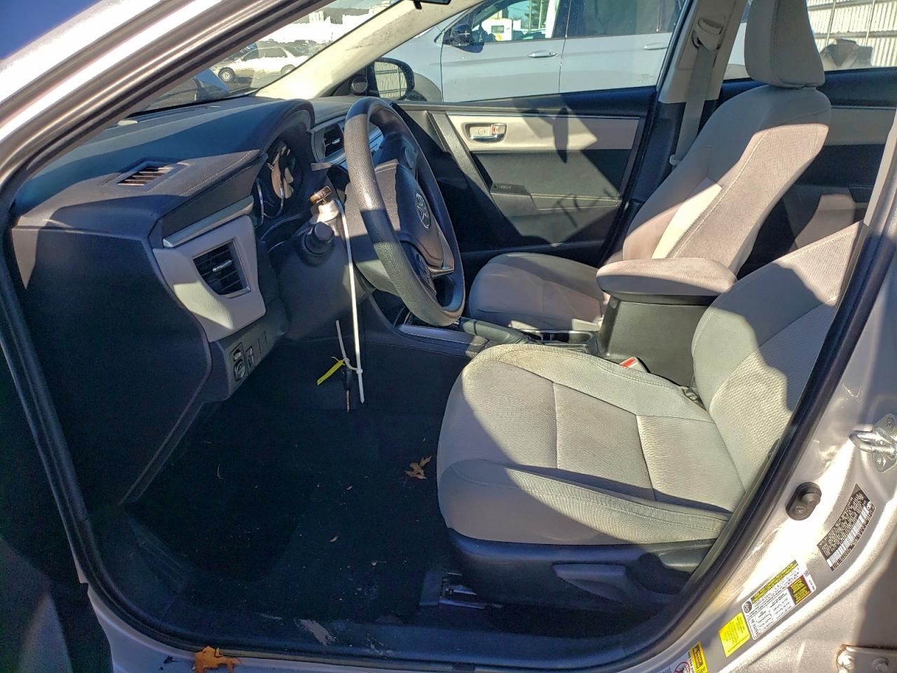 2015 TOYOTA COROLLA L photo 7