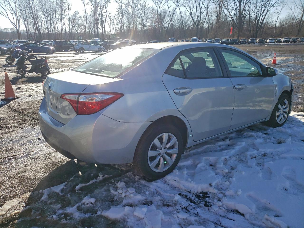 2015 TOYOTA COROLLA L photo 3