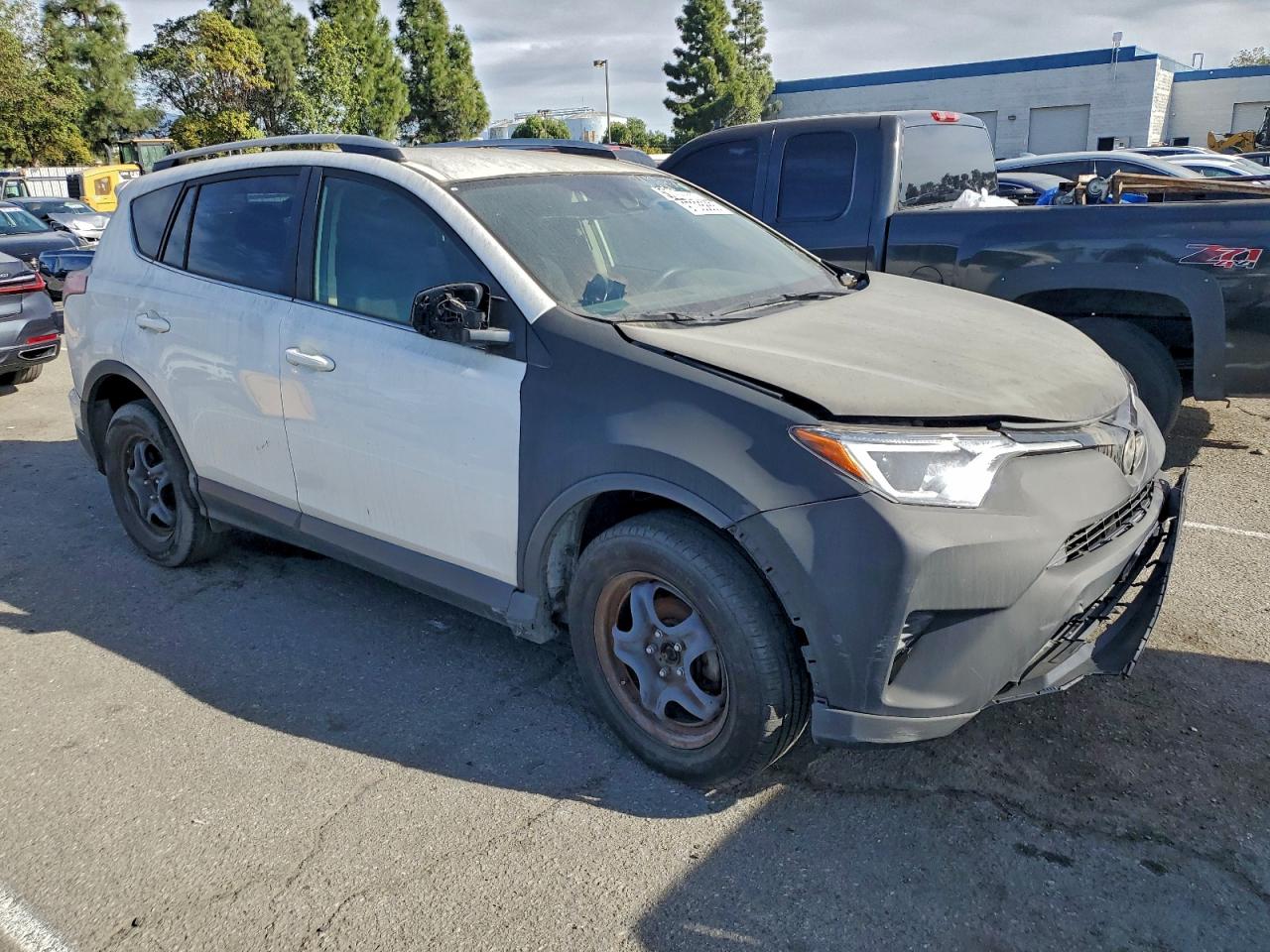 2017 TOYOTA RAV4 LE photo 7