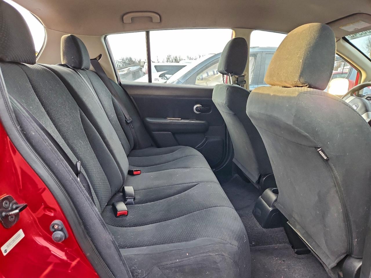 2012 NISSAN VERSA S photo 28