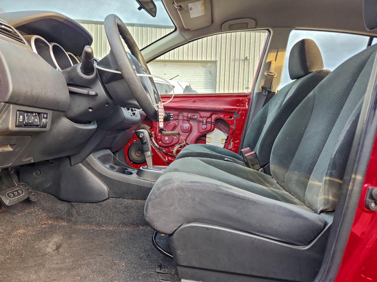 2012 NISSAN VERSA S photo 19