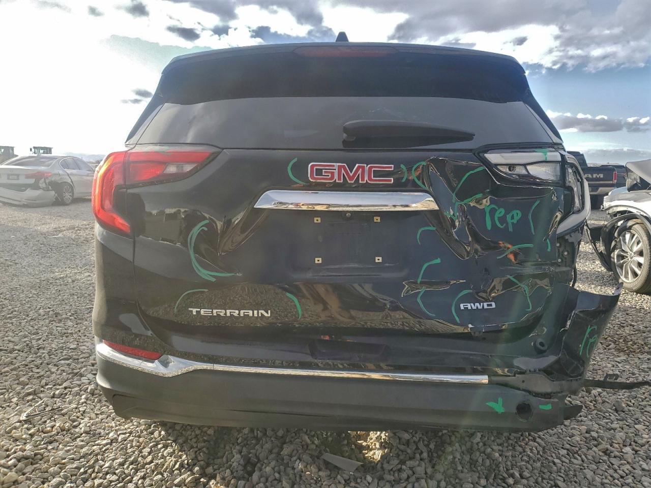 2019 GMC TERRAIN SLT photo 6