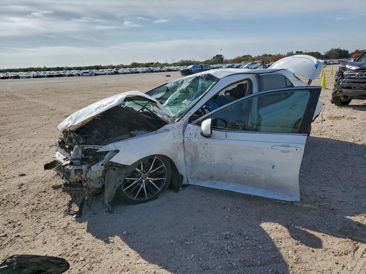 2024 TOYOTA CAMRY