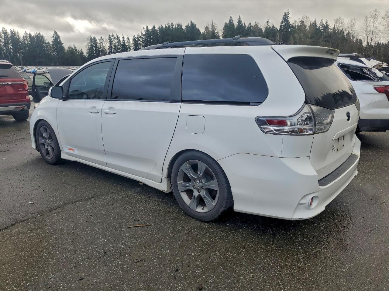 2014 TOYOTA SIENNA SPORT photo 4