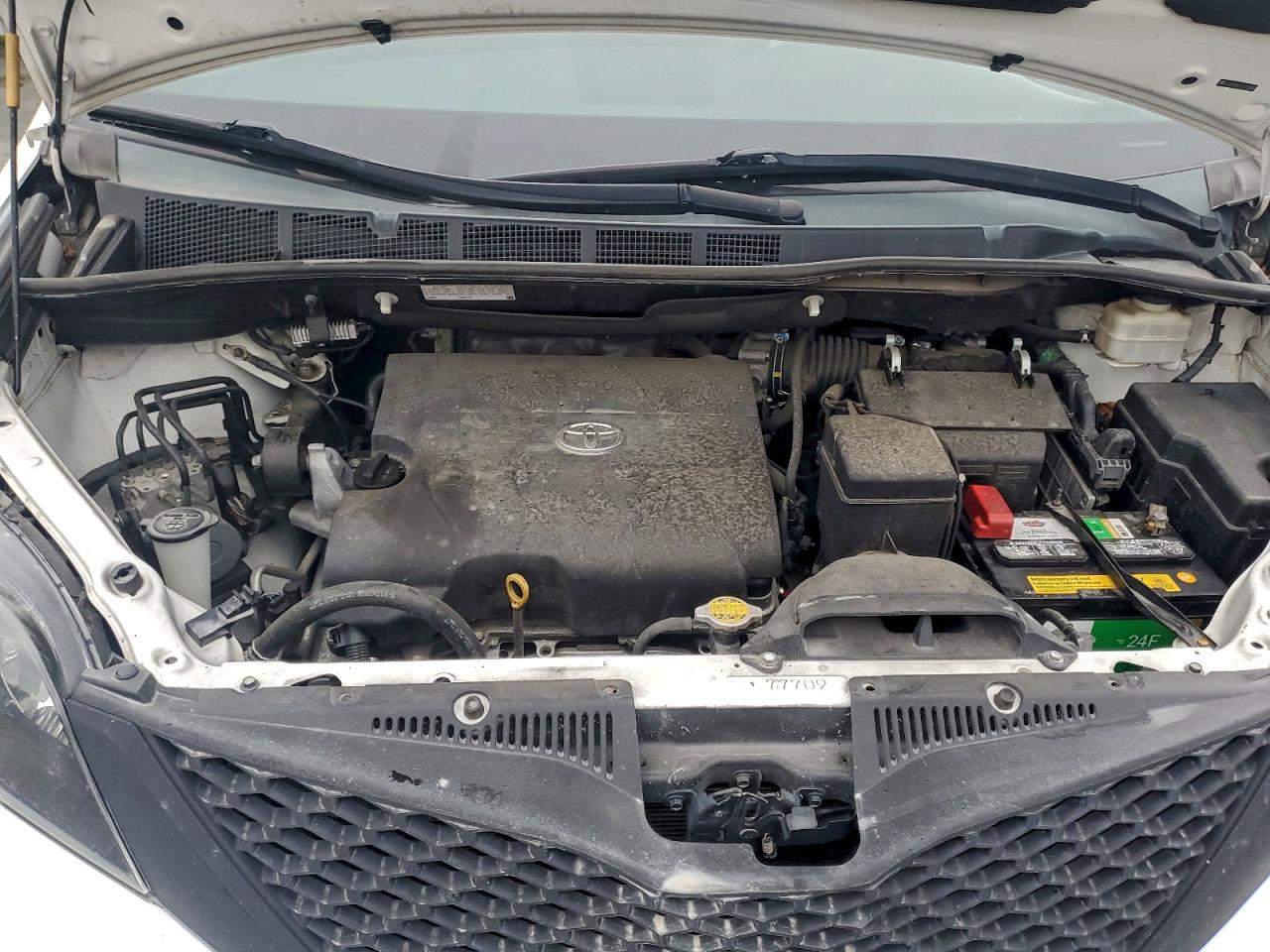 2014 TOYOTA SIENNA SPORT photo 34