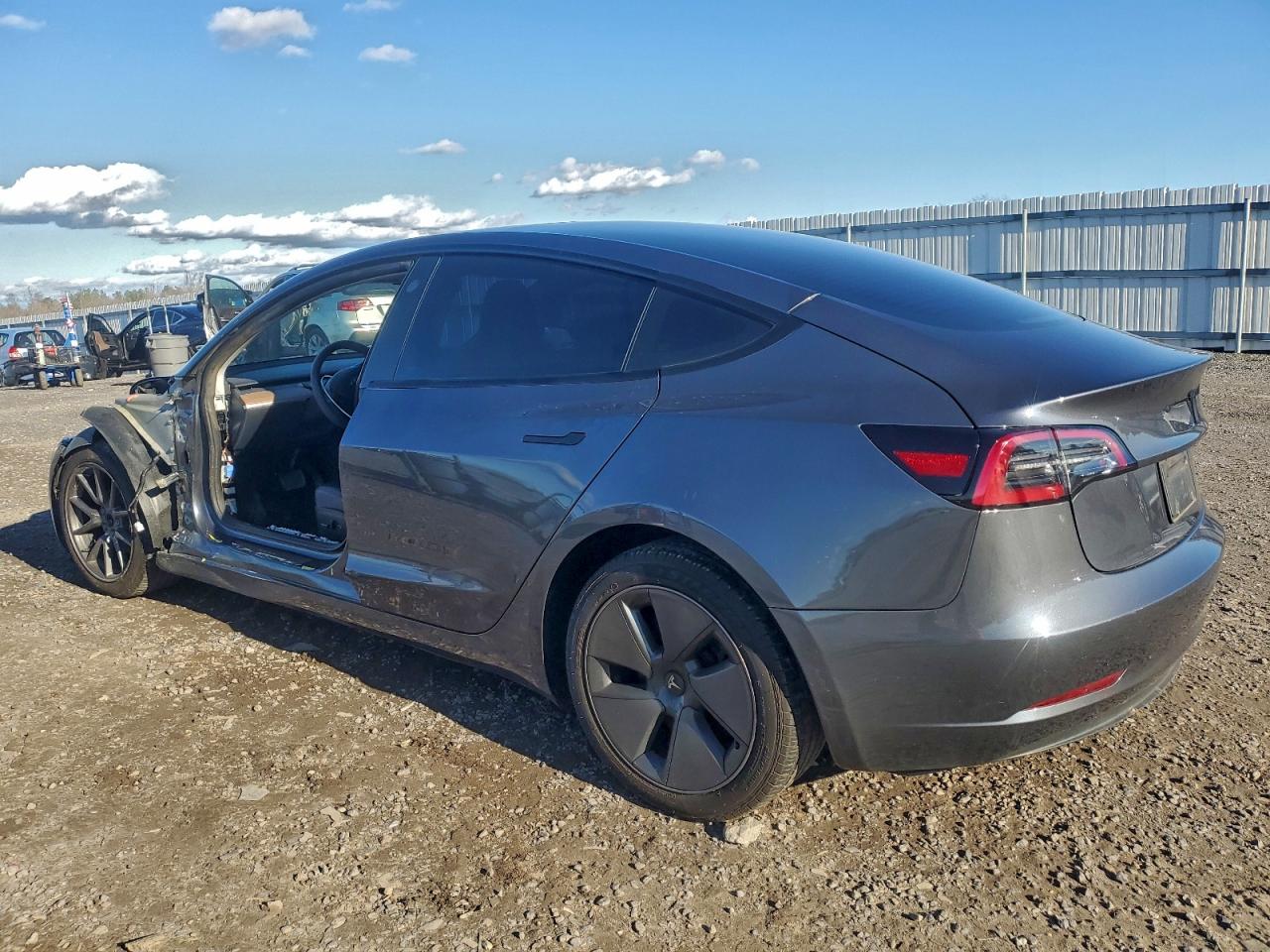 2023 TESLA MODEL 3 photo 4