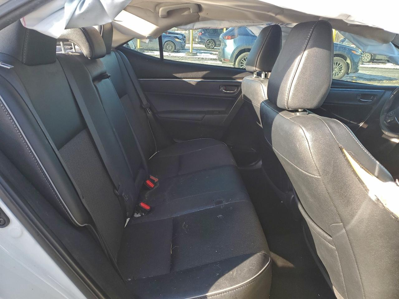 2015 TOYOTA COROLLA L photo 19