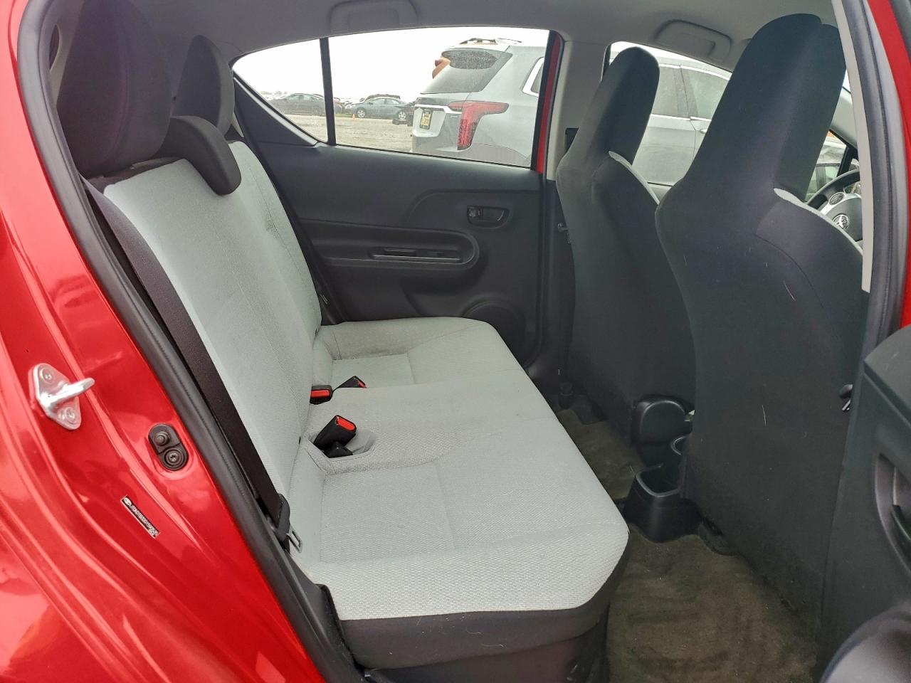 2016 TOYOTA PRIUS C ONE photo 19