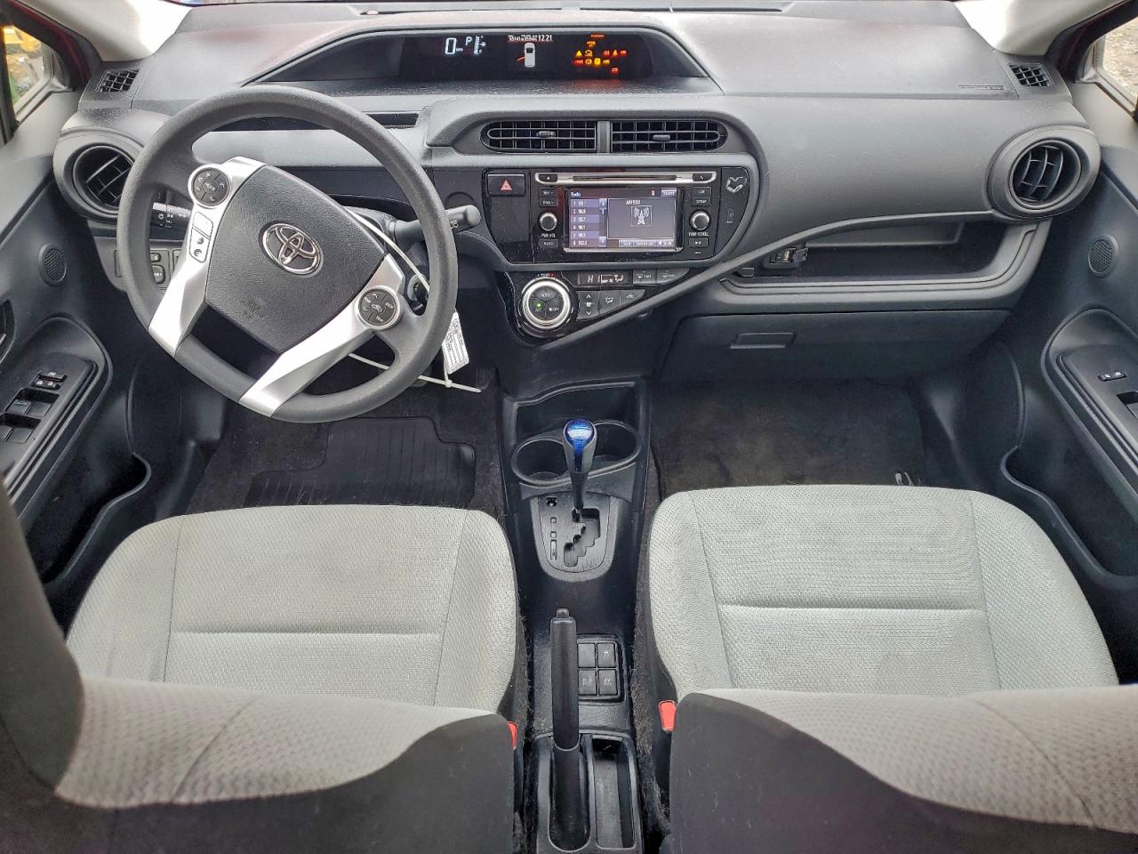 2016 TOYOTA PRIUS C ONE photo 15