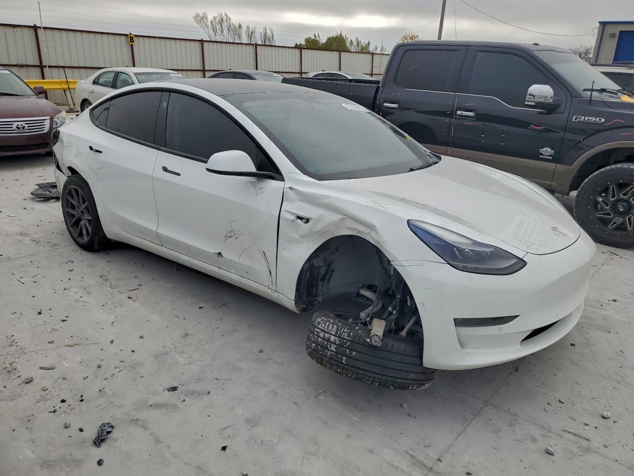 2022 TESLA MODEL 3 photo 4
