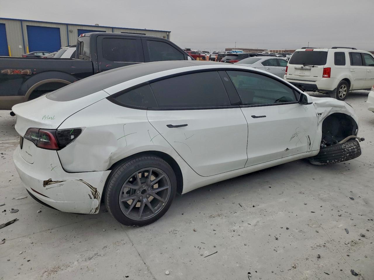 2022 TESLA MODEL 3 photo 3