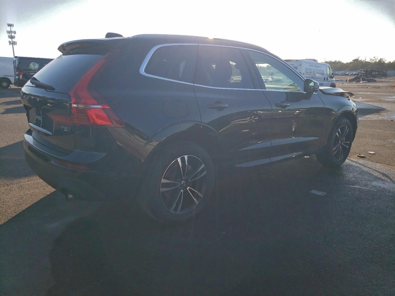 2019 VOLVO XC60 T5 photo 3