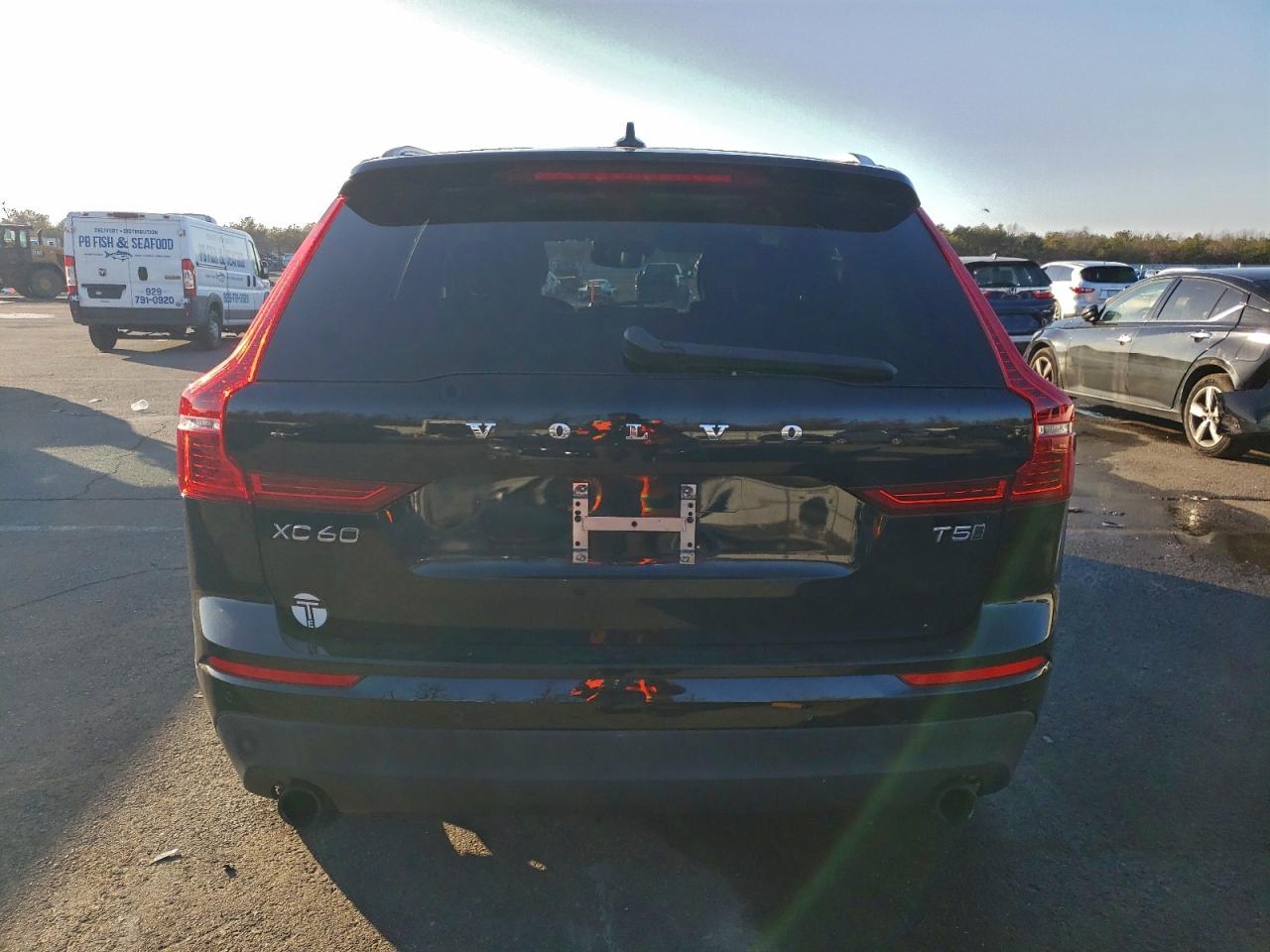 2019 VOLVO XC60 T5 photo 6