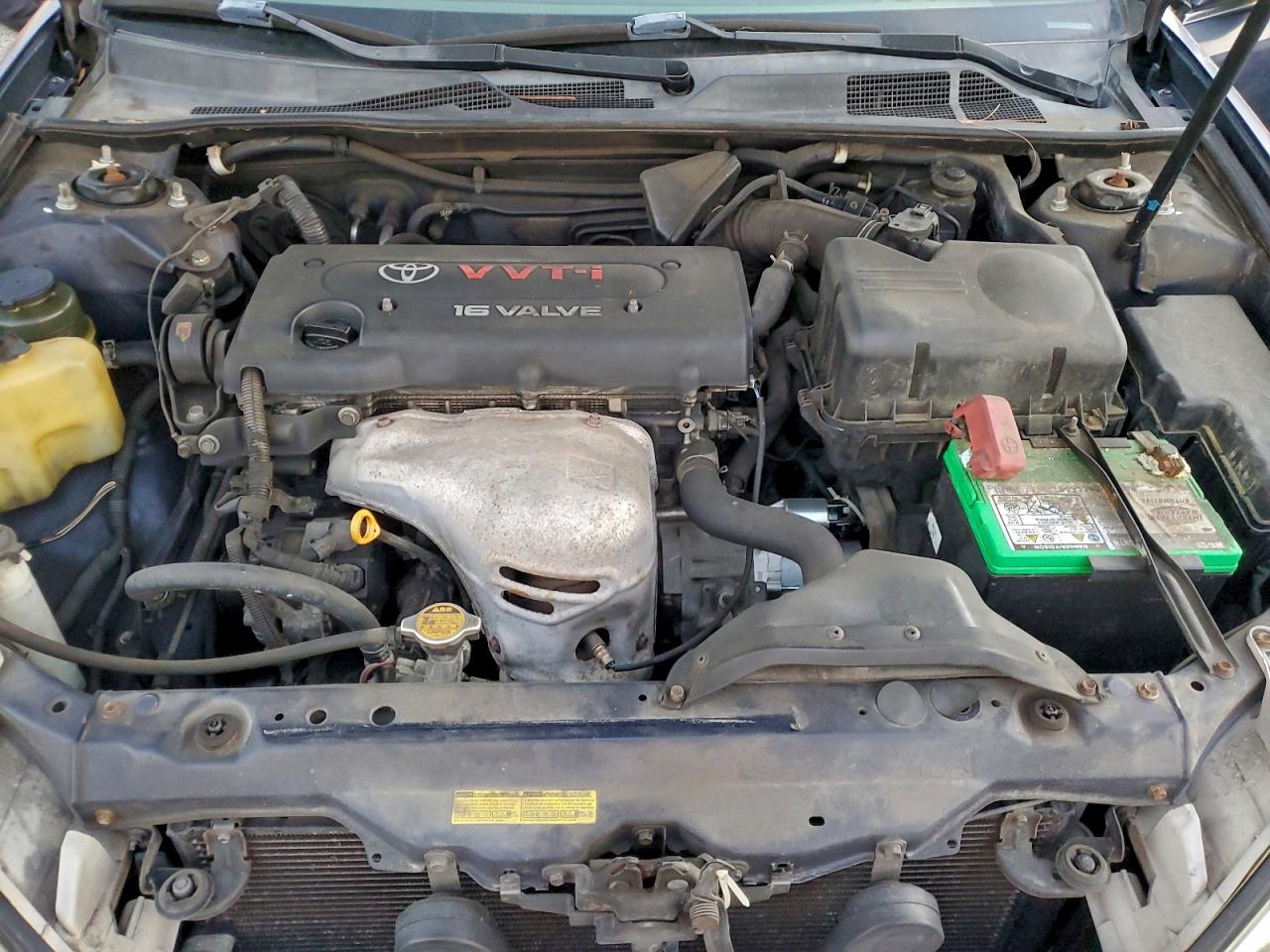 2004 TOYOTA CAMRY LE photo 11