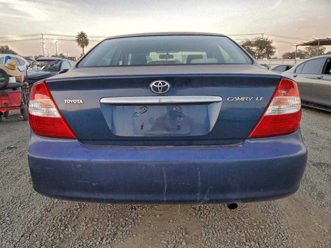 2004 TOYOTA CAMRY LE photo 6