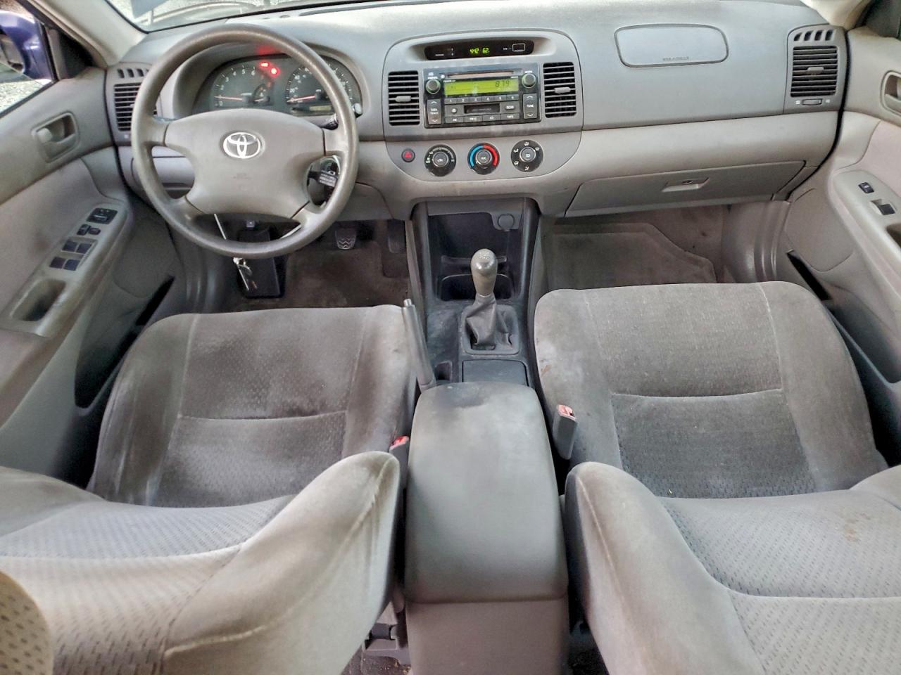 2004 TOYOTA CAMRY LE photo 8
