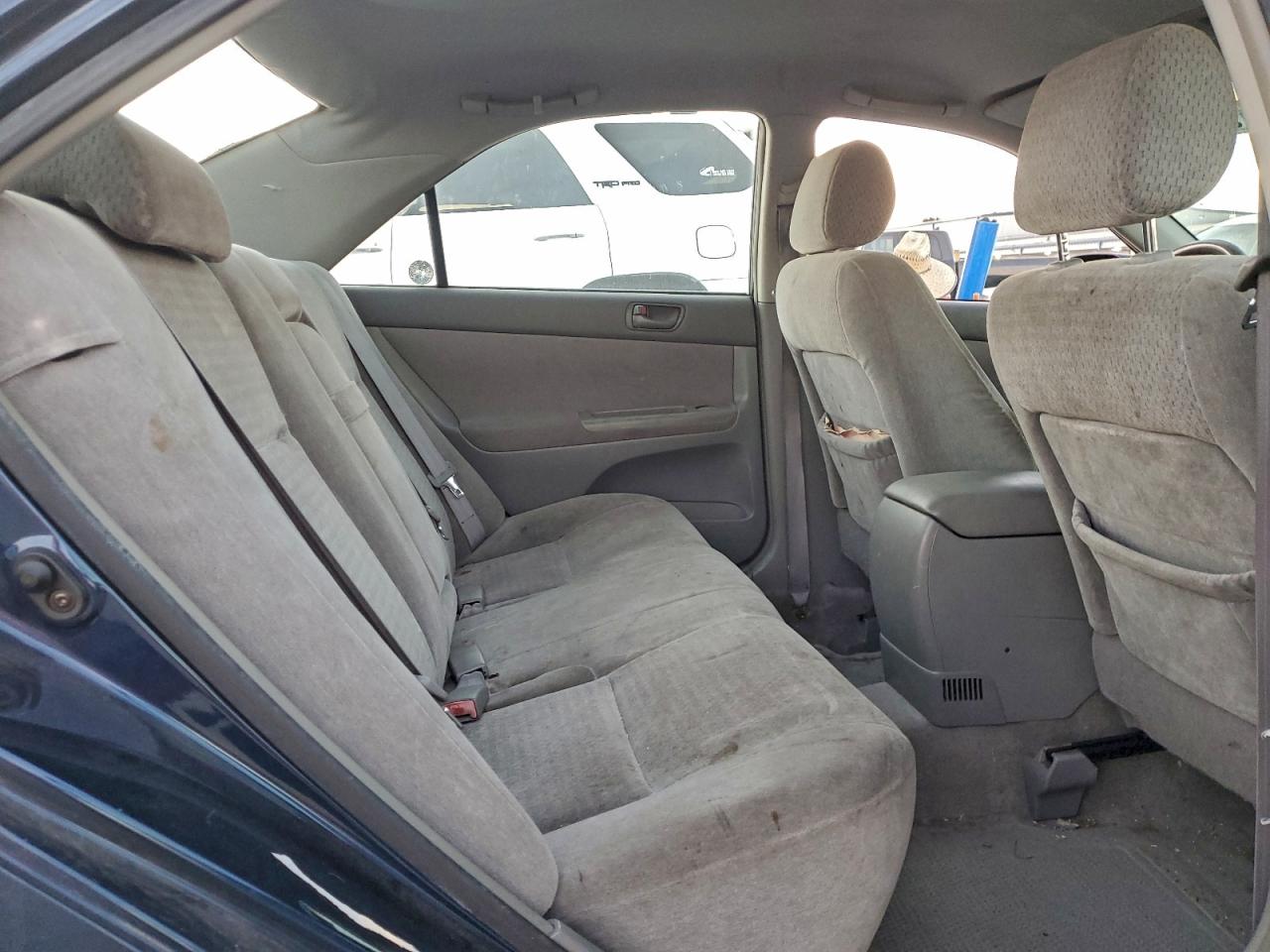 2004 TOYOTA CAMRY LE photo 10