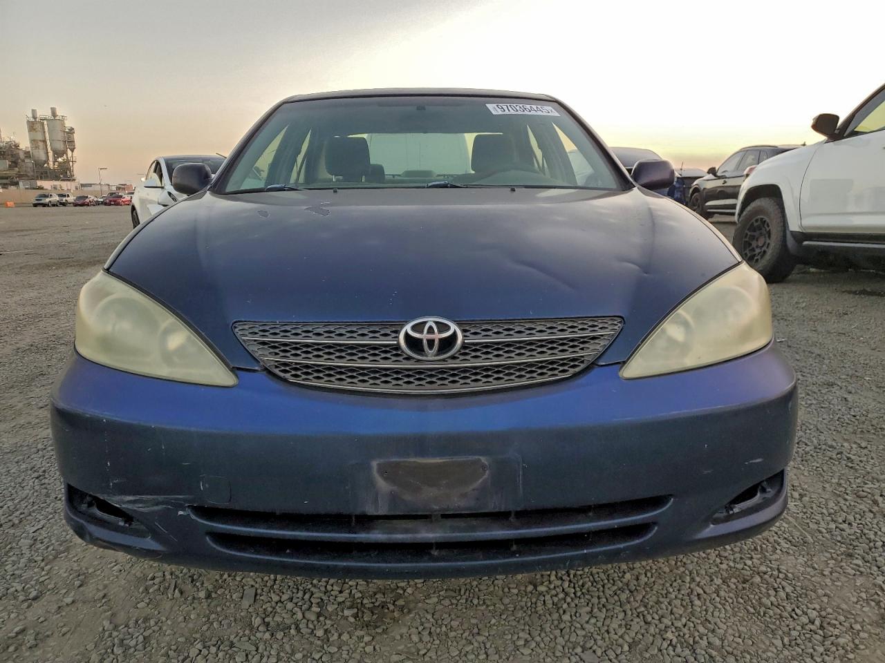 2004 TOYOTA CAMRY LE photo 5