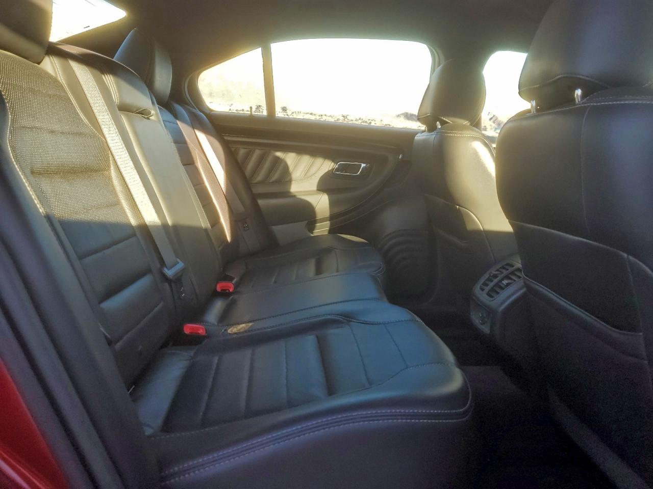 2016 FORD TAURUS SHO photo 19