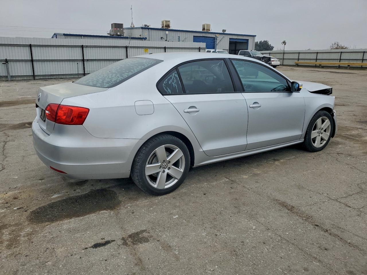 2012 VOLKSWAGEN JETTA SE photo 3