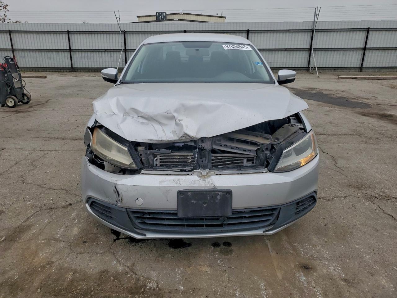 2012 VOLKSWAGEN JETTA SE photo 5