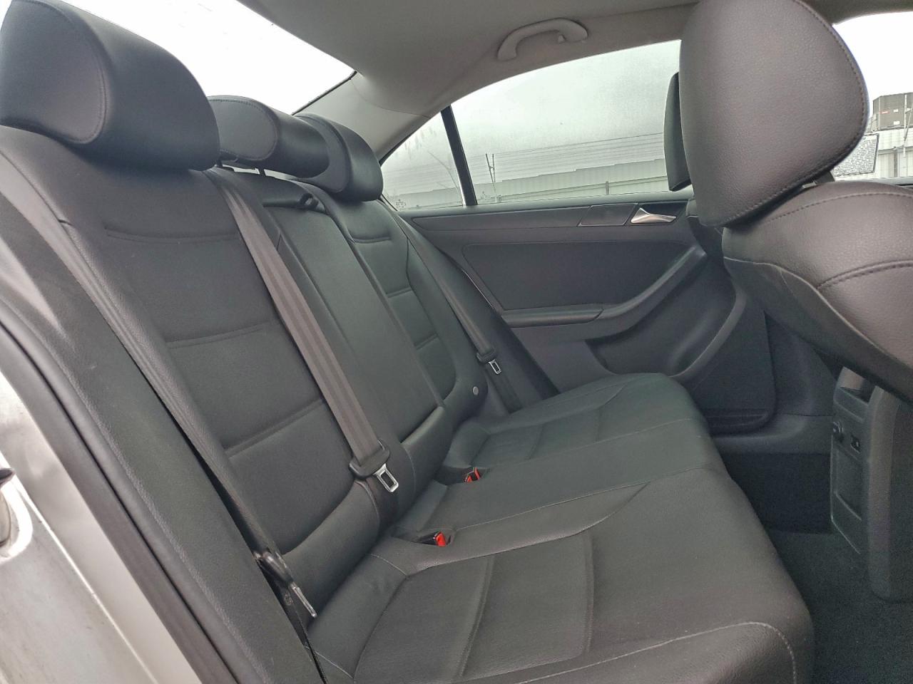 2012 VOLKSWAGEN JETTA SE photo 10