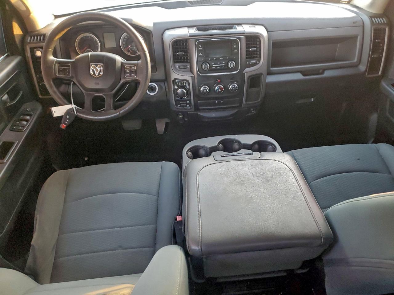2016 RAM 1500 ST photo 8