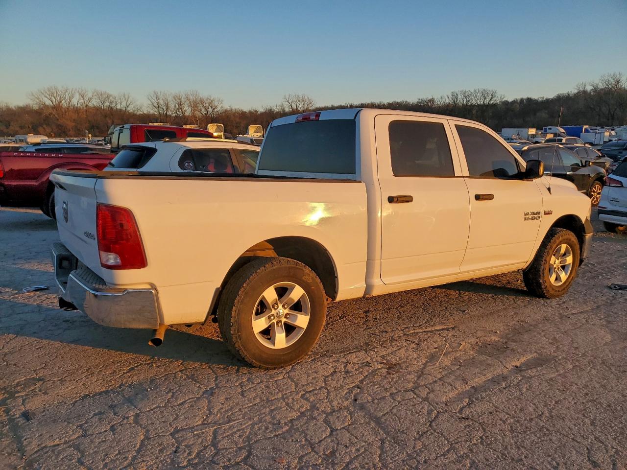 2016 RAM 1500 ST photo 3